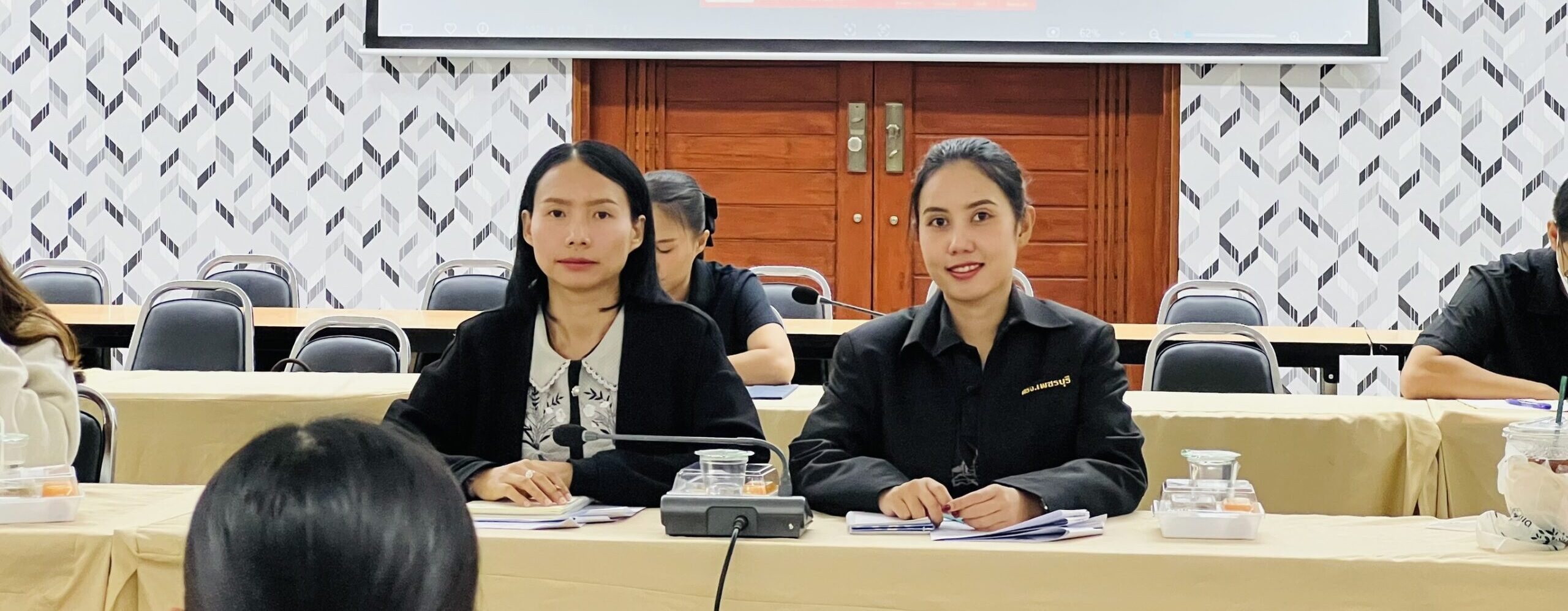 เข้าร่วมการประชุมเชิงปฏิบัติการคณะทำงานขับเคลื่อนยุทธศาสตร์การป้องกันและแก้ไขปัญหาการตั้งครรภ์ในวัยรุ่นจังหวัดเพชรบุรี