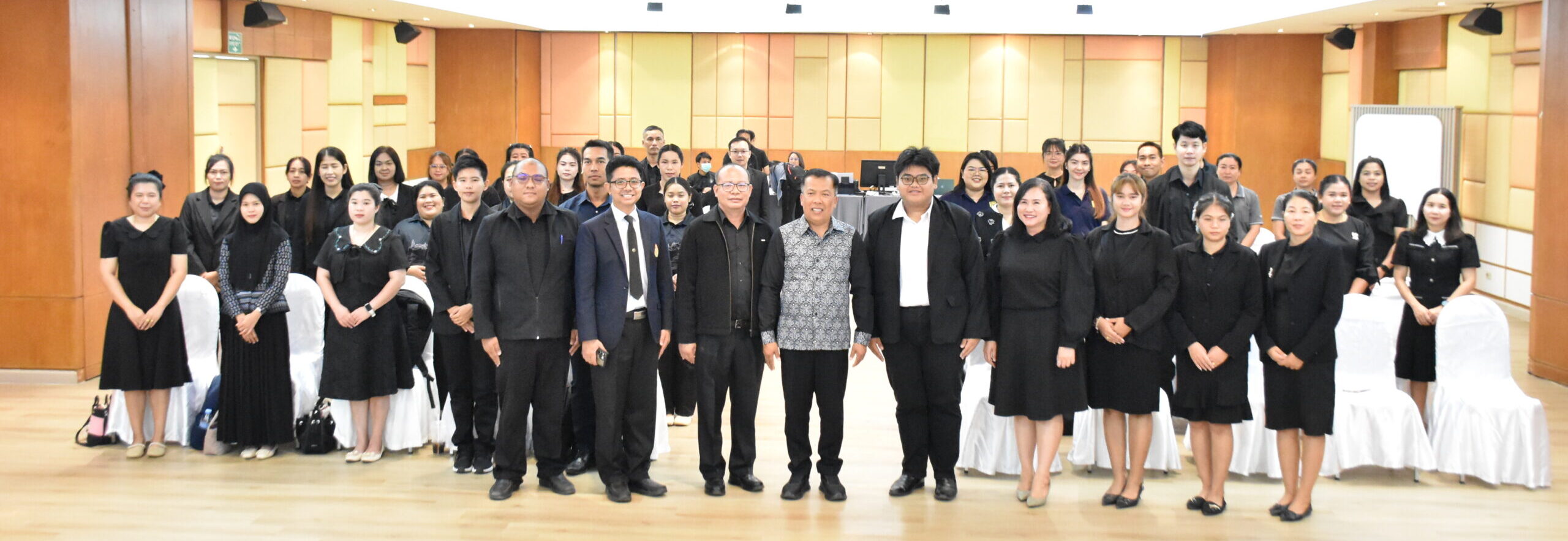 พัฒนาสมรรถนะครูและบุคลากรทางการศึกษา โดยความร่วมมือของภาคีเครือข่าย ระดับพื้นที่จังหวัดเพชรบุรี ประจำปีงบประมาณ พ.ศ. 2569