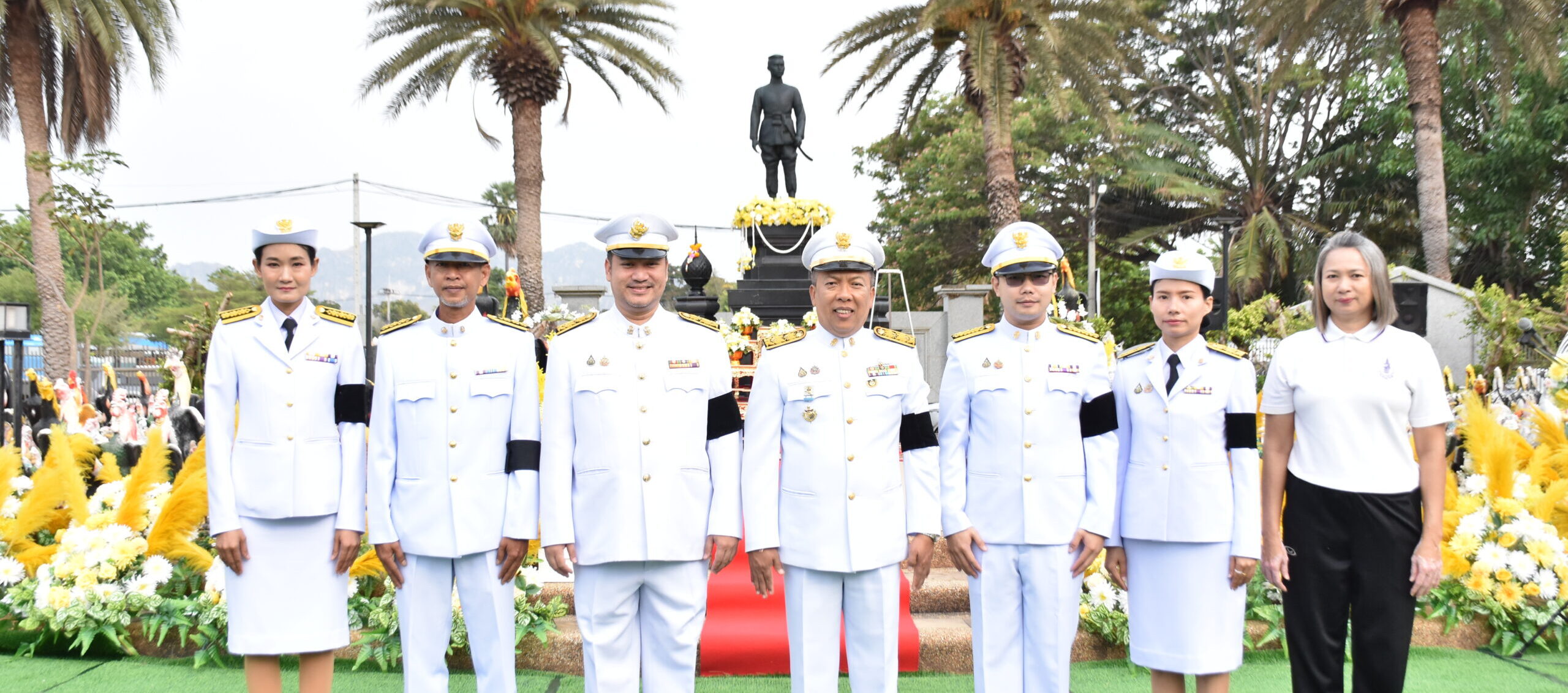 เข้าร่วมพิธีวางพวงมาลาถวายราชสักการะ เนื่องในวันคล้ายวันสวรรคตสมเด็จพระนเรศวรมหาราช