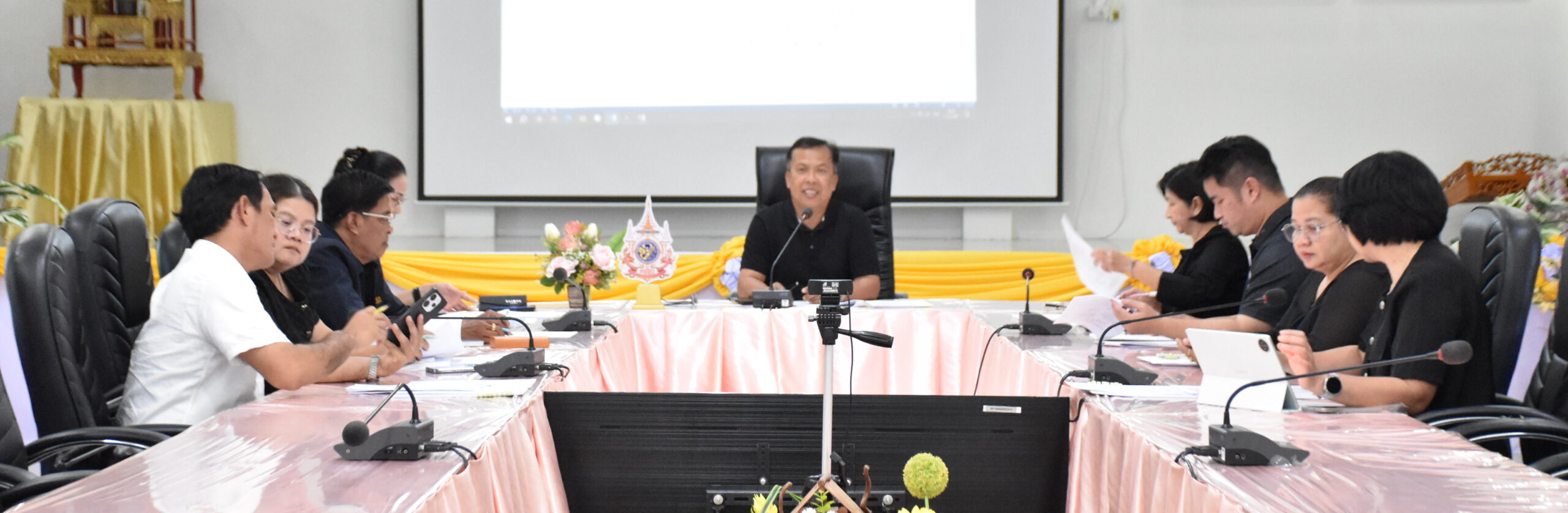 ประชุมคณะทำงานการขับเคลื่อนส่งเสริมคุณธรรมจริยธรรม  “องค์กรคุณธรรม” ประจำปีงบประมาณ พ.ศ. 2569  กิจกรรมที่ 6 : ยกย่องเชิดชูเกียรติข้าราชการครูและบุคลากรทางการศึกษา “คนดี ศรี พบ.”