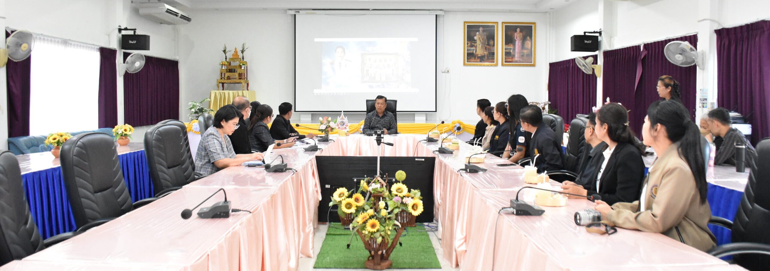 ร่วมประชุมชี้แจงคำรับรองการปฏิบัติราชการ ปี 2569