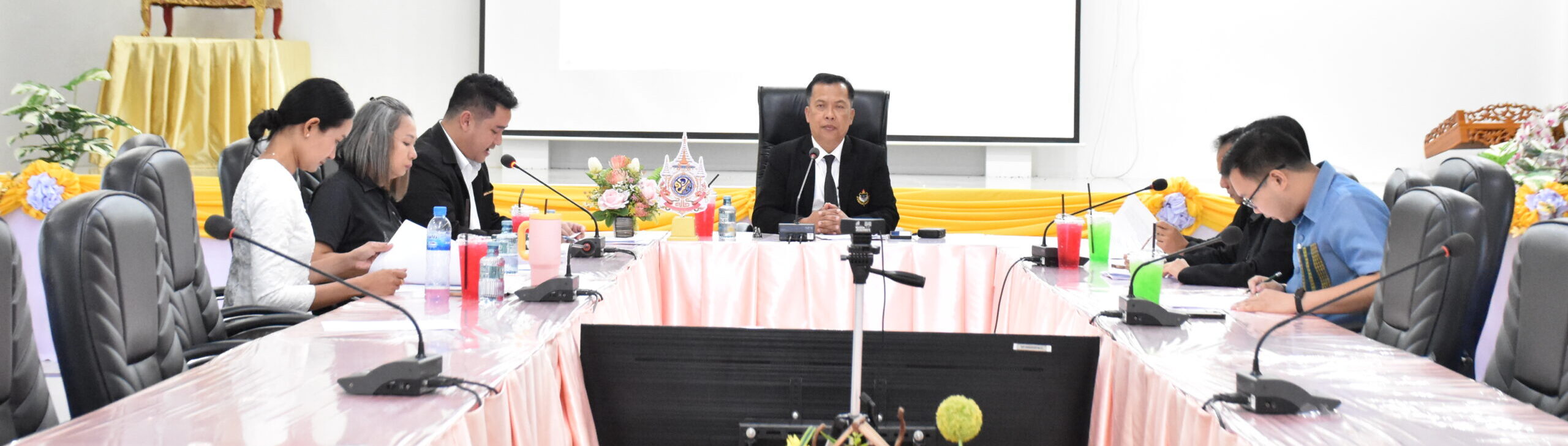 ประชุมคณะกรรมการตรวจสอบคุณสมบัติ เอกสาร และหลักฐานการคัดเลือกผู้ประกอบวิชาชีพทางการศึกษาเพื่อรับรางวัลคุรุสภา ประจำปี 2569 และการคัดเลือกรางวัลครูผู้สอนดีเด่น  ประจำปี 2569
