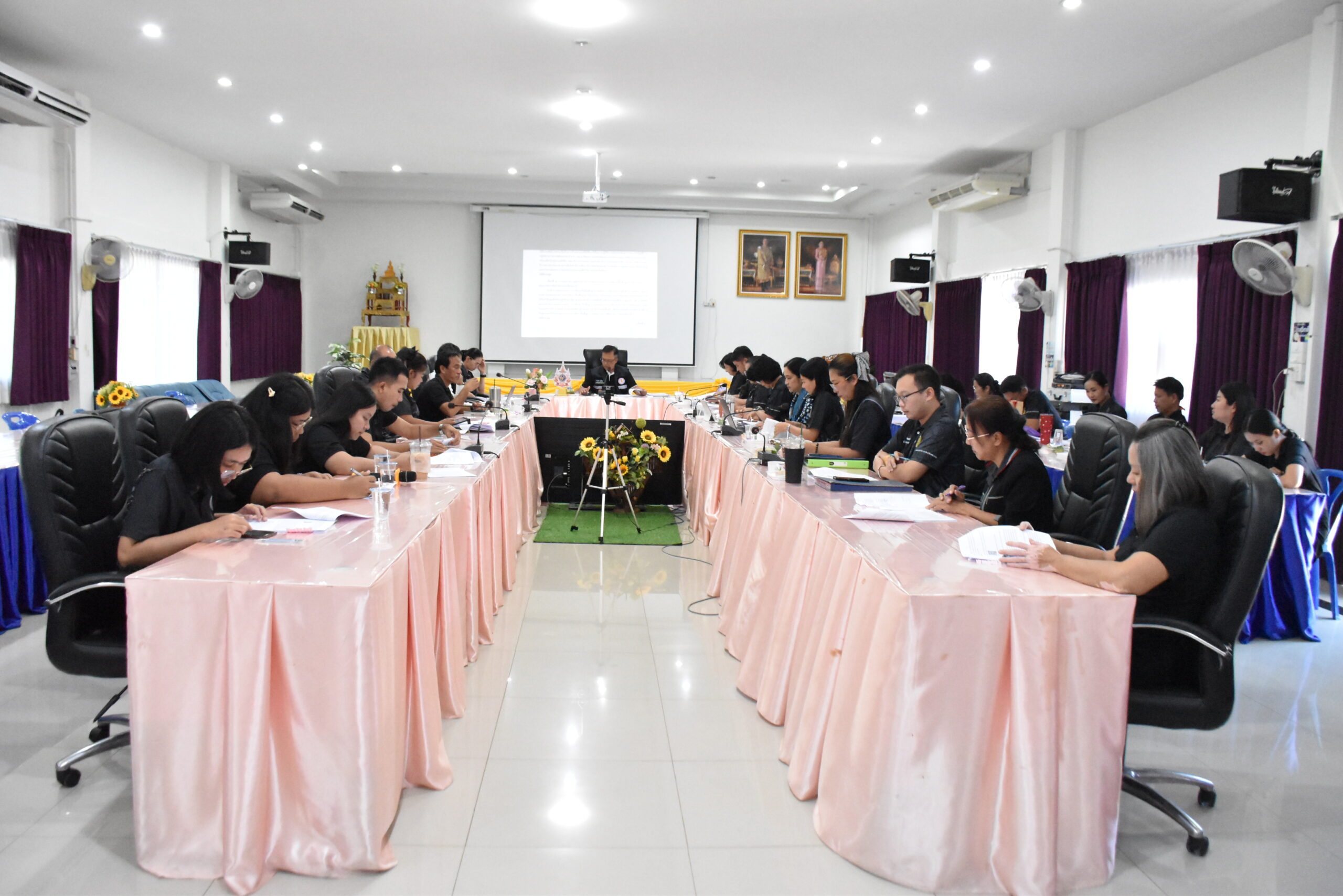 ประชุมบุคลากรสำนักงานศึกษาธิการจังหวัดเพชรบุรี  ครั้งที่ 4/2569