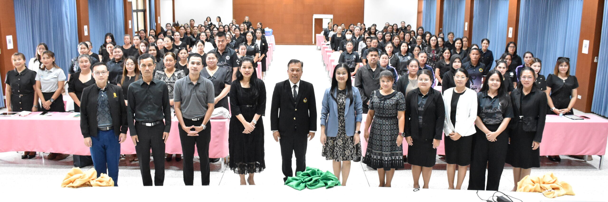 โครงการอบรมเชิงปฏิบัติการขับเคลื่อนการพัฒนาครูผู้สอนเด็กปฐมวัย ในจังหวัดเพชรบุรีในการส่งเสริมและพัฒนาทักษะสมอง Executive Functions (EF)  สำหรับเด็กปฐมวัย ด้วยกระบวนการ “3 เร่ง 3 ลด 3 เพิ่ม”