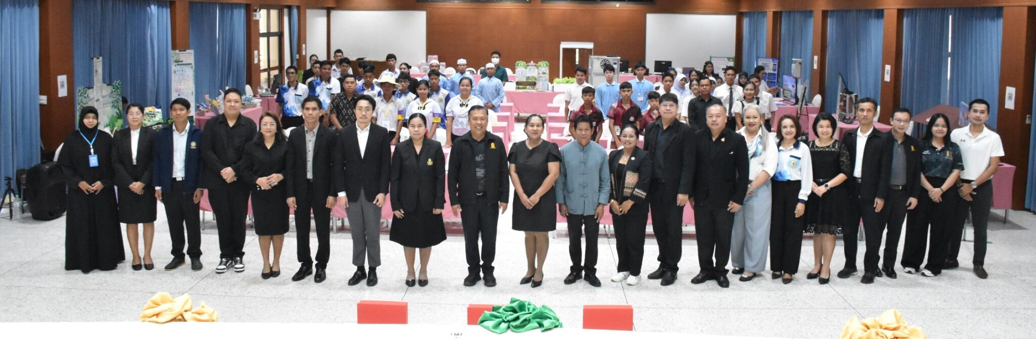 จัดกิจกรรมนำเสนอผลงานนวัตกรรมของผู้เรียน (Provincial Showcase) ภายใต้โครงการ ภายใต้โครงการขับเคลื่อน การบริหารจัดการการศึกษาในระดับภาคและกลุ่มจังหวัด (จังหวัดเพชรบุรี) กิจกรรมหลัก “Phetchaburi Future Competency Sandbox: Science x AI Challenge”ประจำปีงบประมาณ พ.ศ. 2569