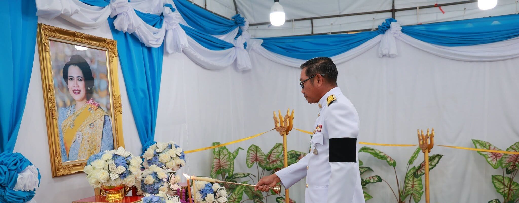 ร่วมพิธีทำบุญตักบาตรถวายพระราชกุศล เนื่องในวันแม่แห่งชาติ
