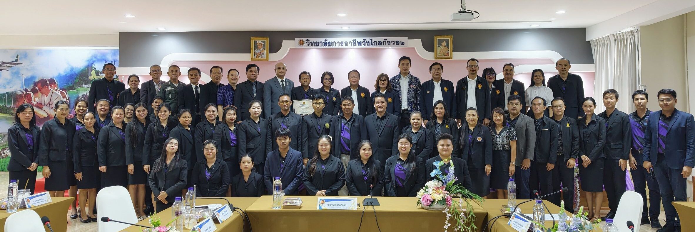 ร่วมต้อนรับคณะกรรมาธิการการศึกษา การอุดมศึกษา วิทยาศาสตร์ วิจัยและนวัตกรรม วุฒิสภา  ลงพื้นที่ศึกษาดูงาน ณ วิทยาลัยการอาชีพวังไกลกังวล ๒