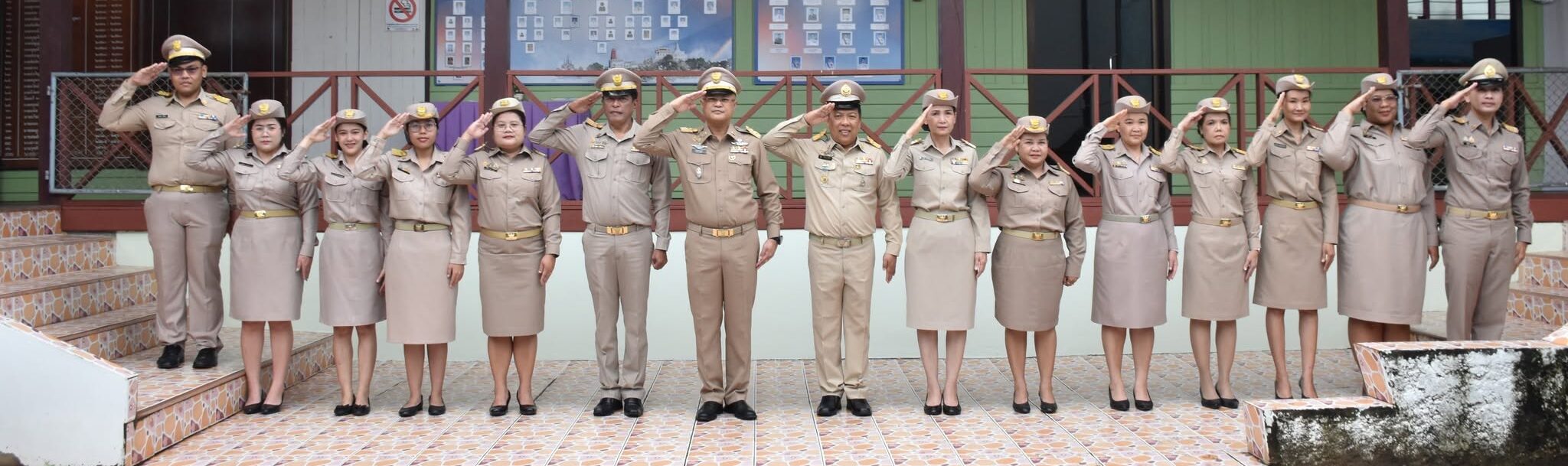 ศธจ.เพชรบุรี ร่วมรำลึกวันพระราชทานธงชาติไทย