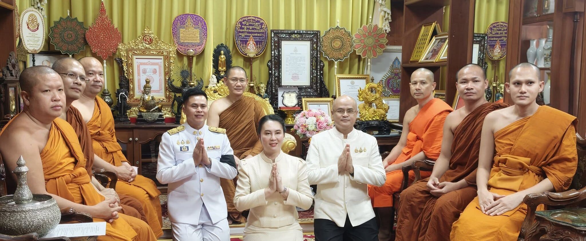 ศธจ.เพชรบุรี ร่วมพิธีเปิดและชมนิทรรศการผลการขับเคลื่อน “ครูพระรัตนตรัย” จังหวัดเพชรบุรี น้อมนำธรรมะพระราชทาน “ธรรมนาวา วัง” พัฒนาครูต้นแบบสู่สถานศึกษา